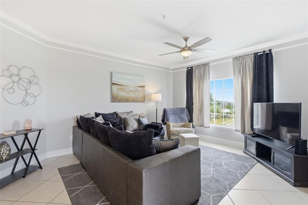 На продажу: $259,900 (2 спален, 2 ванн, 1153 Квадратных фут)