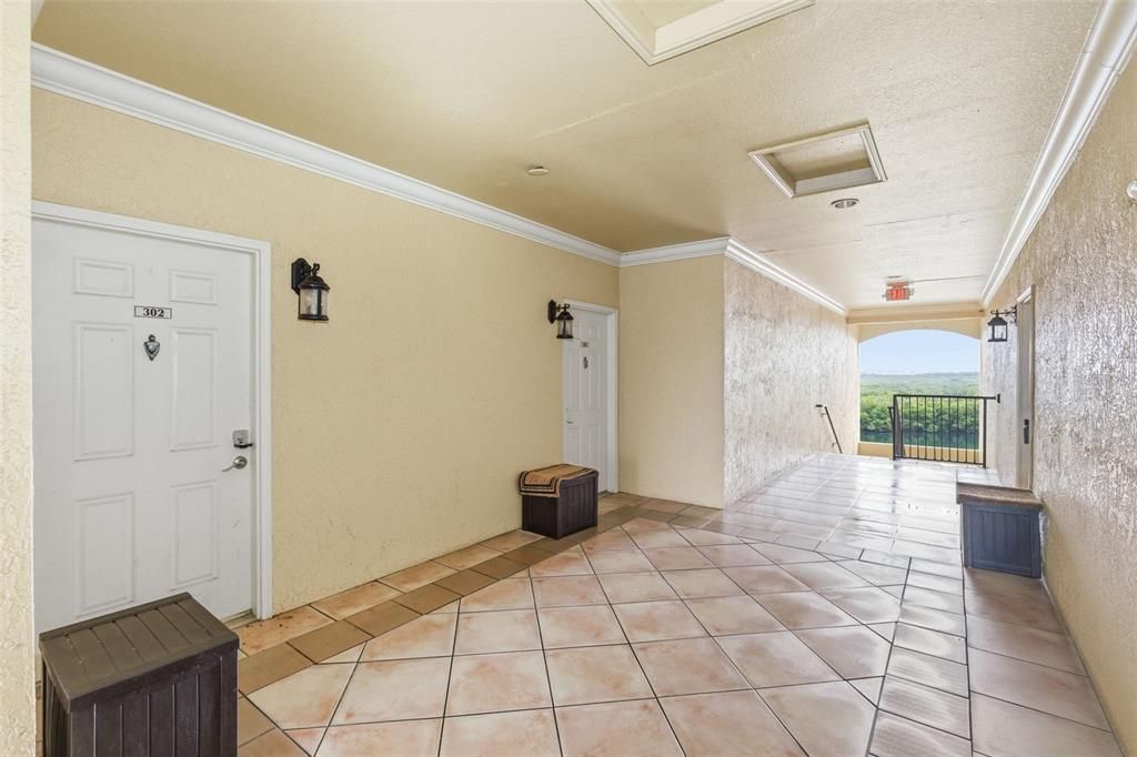 На продажу: $259,900 (2 спален, 2 ванн, 1153 Квадратных фут)