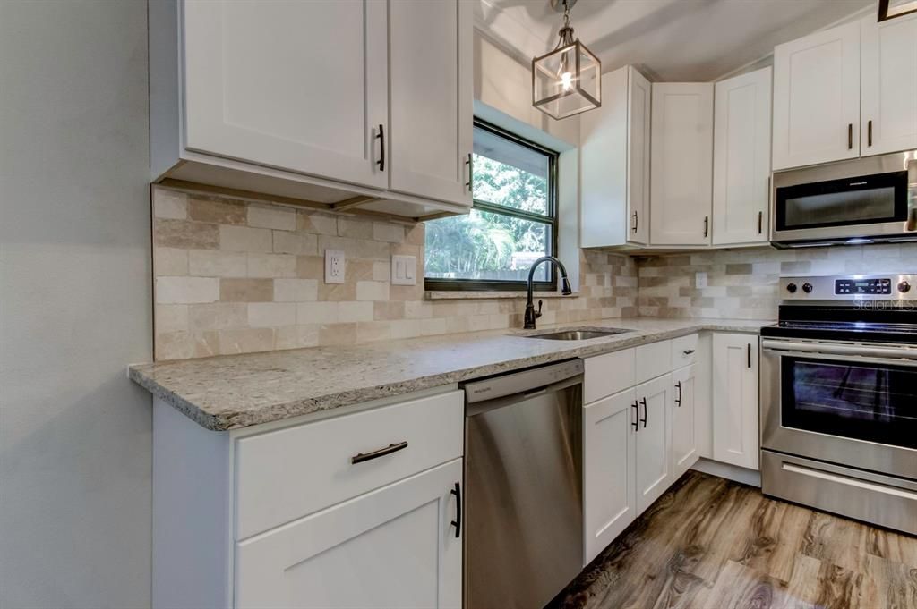 En Venta: $430,000 (3 camas, 2 baños, 1204 Pies cuadrados)