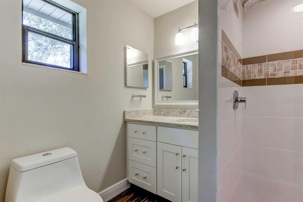 En Venta: $430,000 (3 camas, 2 baños, 1204 Pies cuadrados)