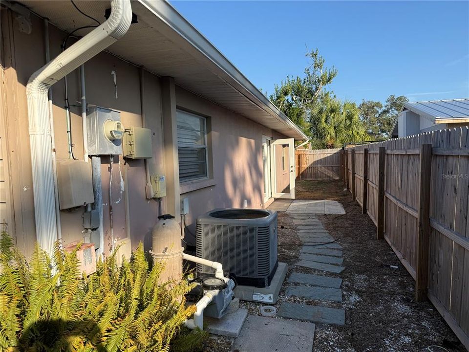 For Sale: $399,900 (3 beds, 2 baths, 1719 Square Feet)