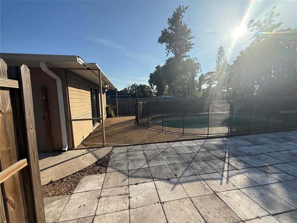 For Sale: $399,900 (3 beds, 2 baths, 1719 Square Feet)