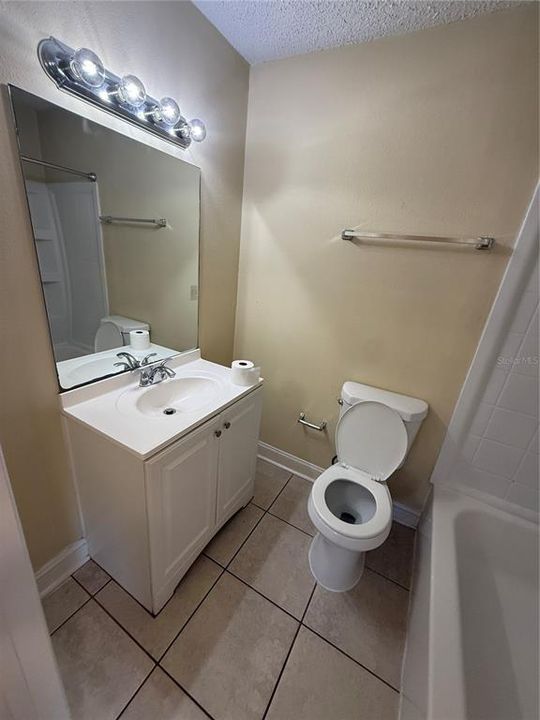 For Sale: $399,900 (3 beds, 2 baths, 1719 Square Feet)