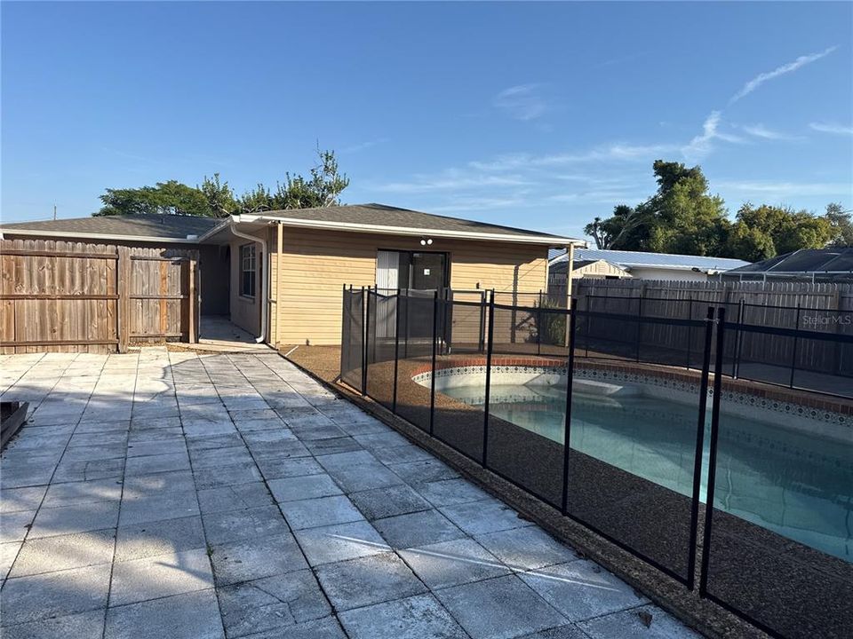 For Sale: $399,900 (3 beds, 2 baths, 1719 Square Feet)