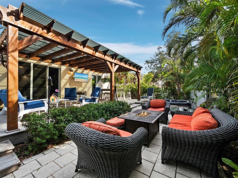 На продажу: $1,199,900 (3 спален, 2 ванн, 2268 Квадратных фут)