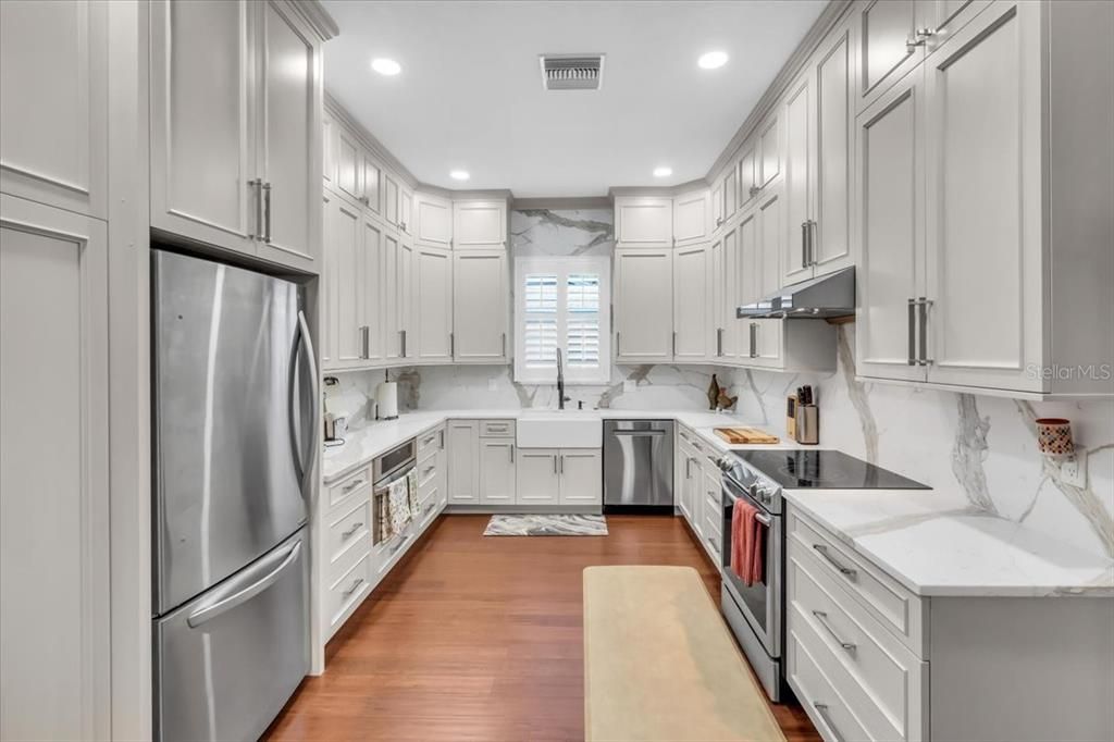 На продажу: $1,199,900 (3 спален, 2 ванн, 2268 Квадратных фут)