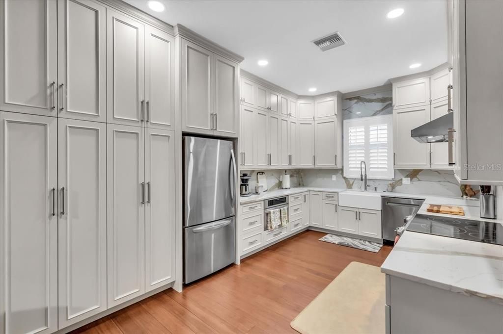 На продажу: $1,199,900 (3 спален, 2 ванн, 2268 Квадратных фут)