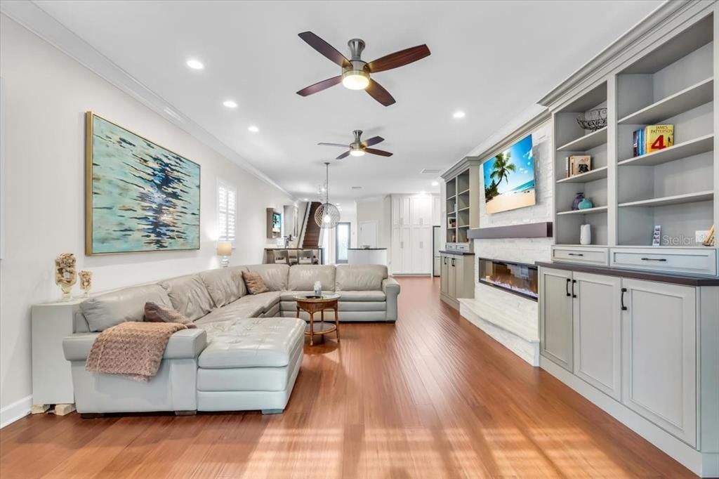 На продажу: $1,199,900 (3 спален, 2 ванн, 2268 Квадратных фут)