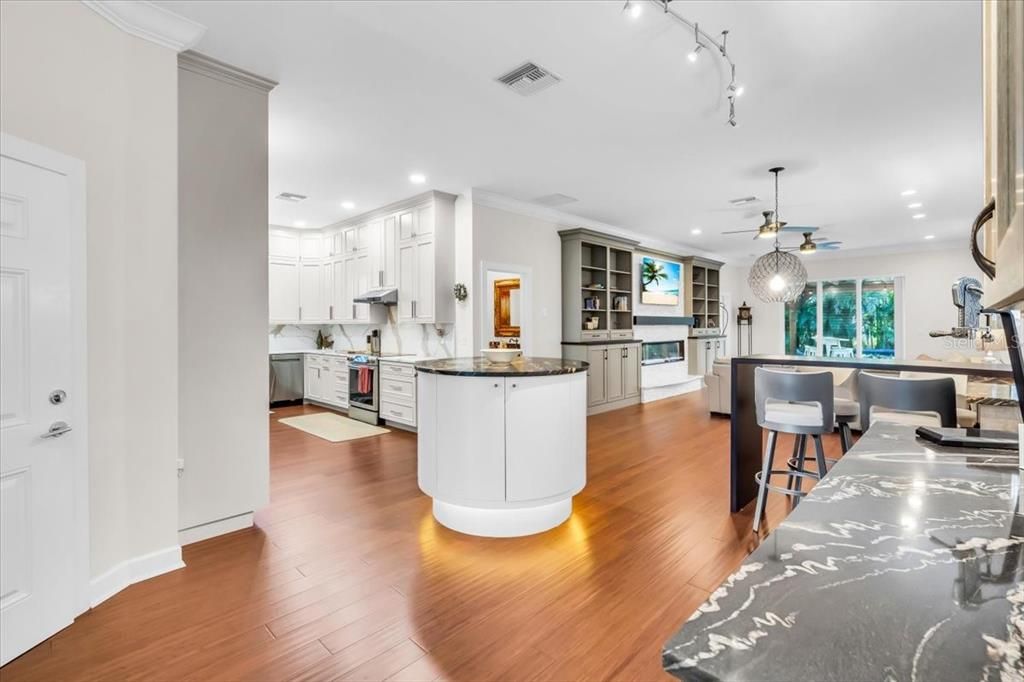 На продажу: $1,199,900 (3 спален, 2 ванн, 2268 Квадратных фут)