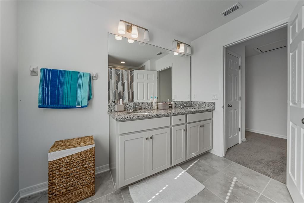 待售: $540,000 (4 贝兹, 3 浴室, 2601 平方英尺)