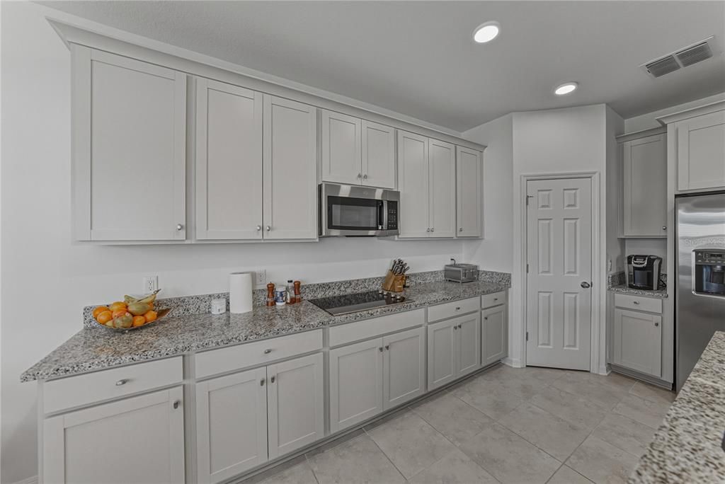 待售: $540,000 (4 贝兹, 3 浴室, 2601 平方英尺)