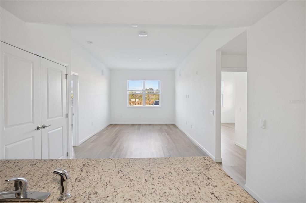 出租: $2,150 (3 贝兹, 2 浴室, 1144 平方英尺)