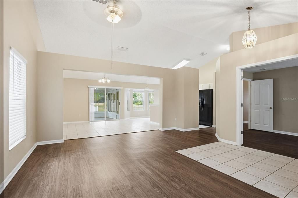 For Sale: $404,900 (3 beds, 2 baths, 1524 Square Feet)