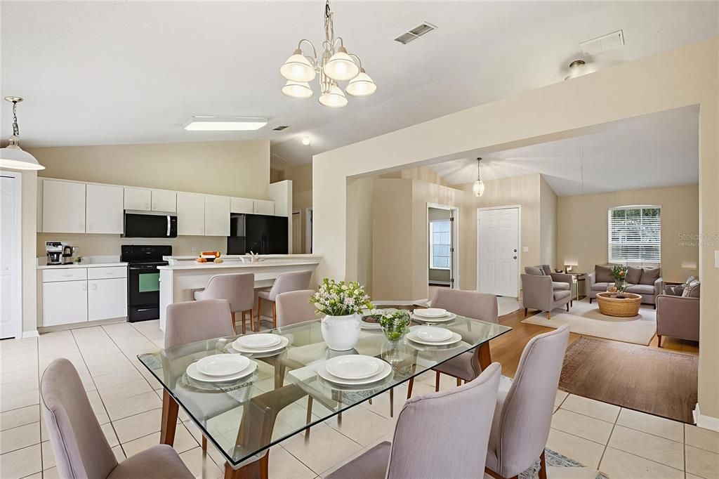 For Sale: $404,900 (3 beds, 2 baths, 1524 Square Feet)