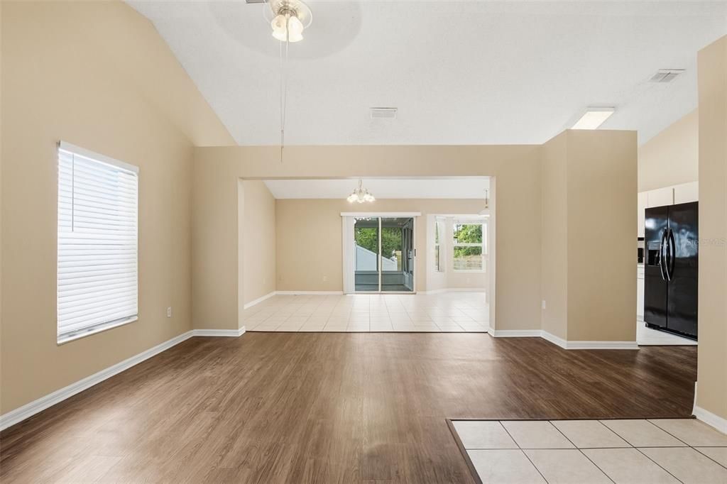 For Sale: $404,900 (3 beds, 2 baths, 1524 Square Feet)