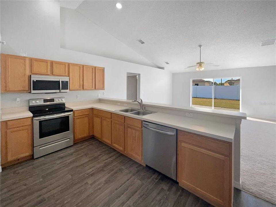 For Sale: $280,000 (3 beds, 2 baths, 1825 Square Feet)