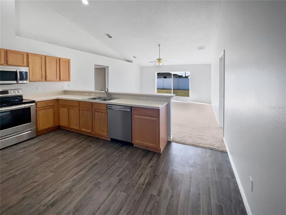 For Sale: $280,000 (3 beds, 2 baths, 1825 Square Feet)