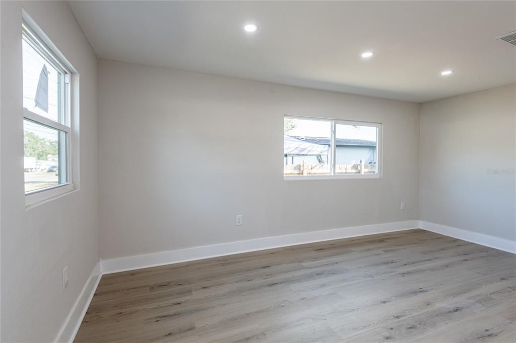 На продажу: $410,000 (3 спален, 2 ванн, 1200 Квадратных фут)