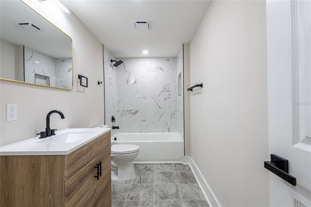 На продажу: $410,000 (3 спален, 2 ванн, 1200 Квадратных фут)