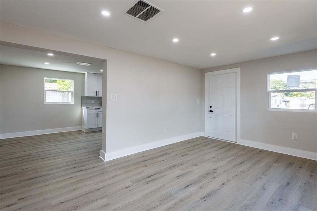 На продажу: $410,000 (3 спален, 2 ванн, 1200 Квадратных фут)