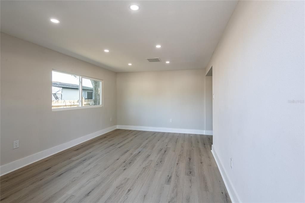 На продажу: $410,000 (3 спален, 2 ванн, 1200 Квадратных фут)