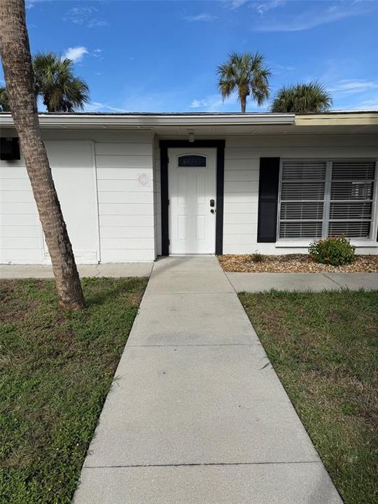 Active With Contract: $59,000 (1 beds, 1 baths, 576 Square Feet)