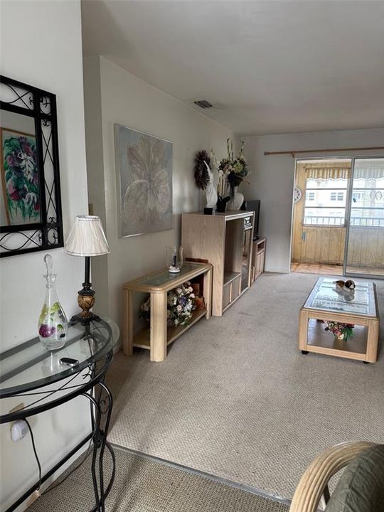 Active With Contract: $59,000 (1 beds, 1 baths, 576 Square Feet)