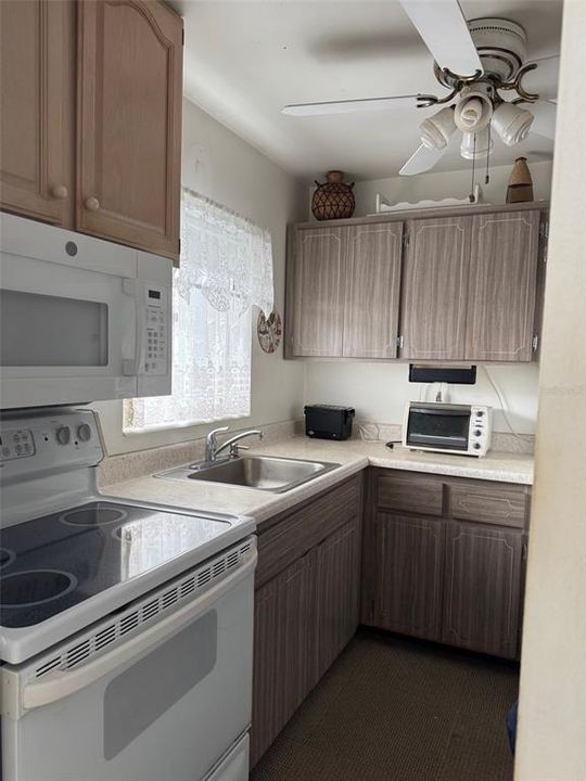 Active With Contract: $59,000 (1 beds, 1 baths, 576 Square Feet)