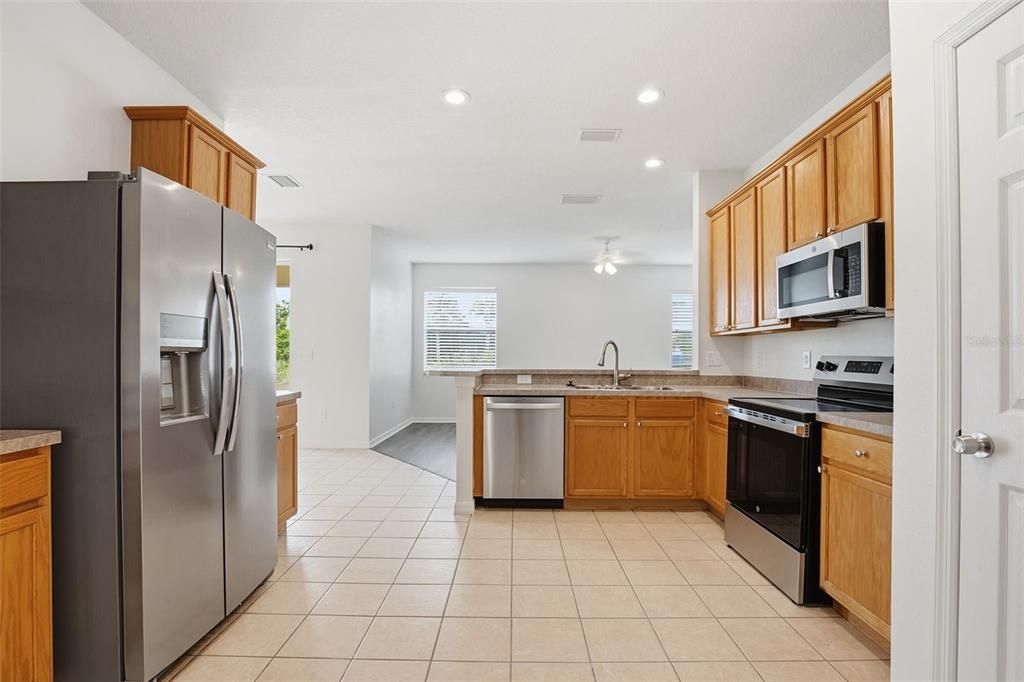 En Venta: $349,900 (4 camas, 2 baños, 2944 Pies cuadrados)