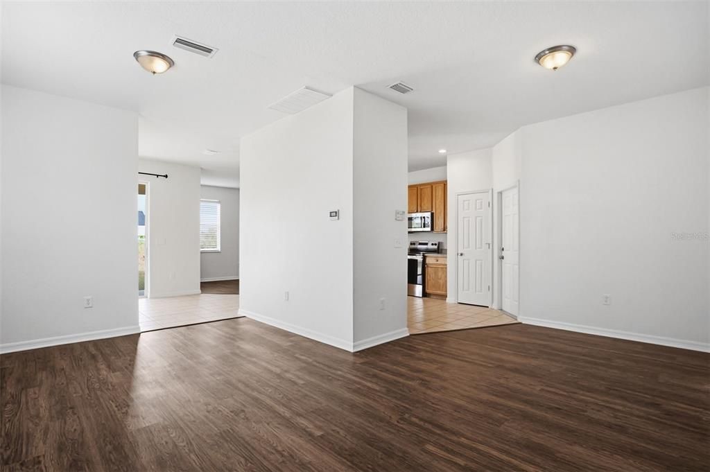 En Venta: $349,900 (4 camas, 2 baños, 2944 Pies cuadrados)