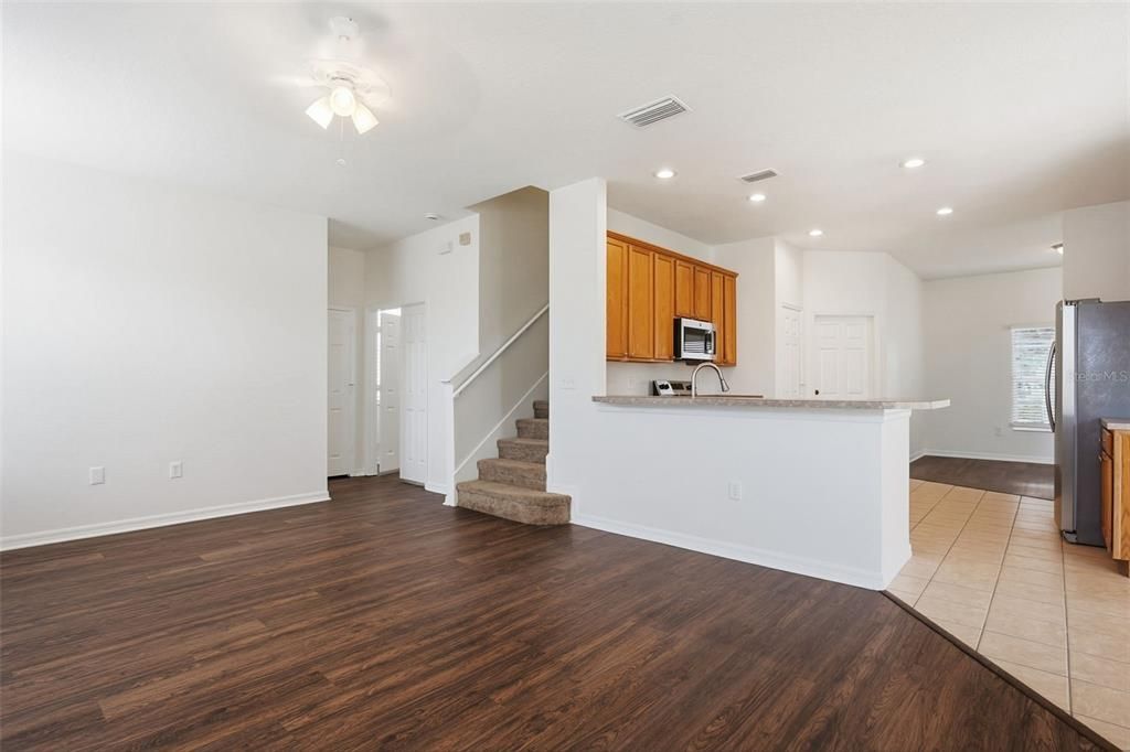 En Venta: $349,900 (4 camas, 2 baños, 2944 Pies cuadrados)