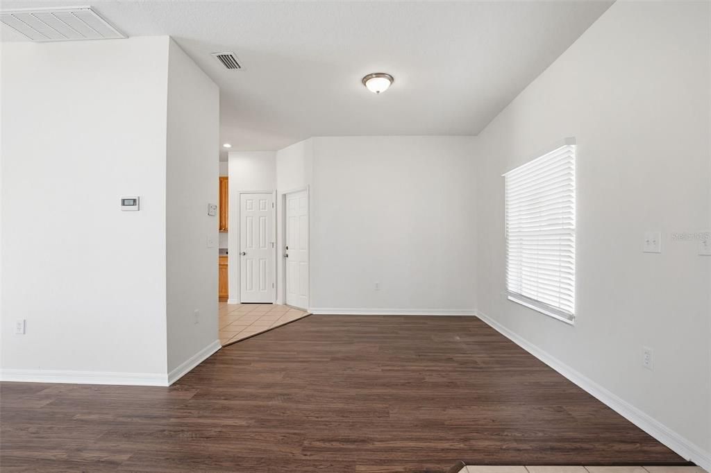 En Venta: $349,900 (4 camas, 2 baños, 2944 Pies cuadrados)