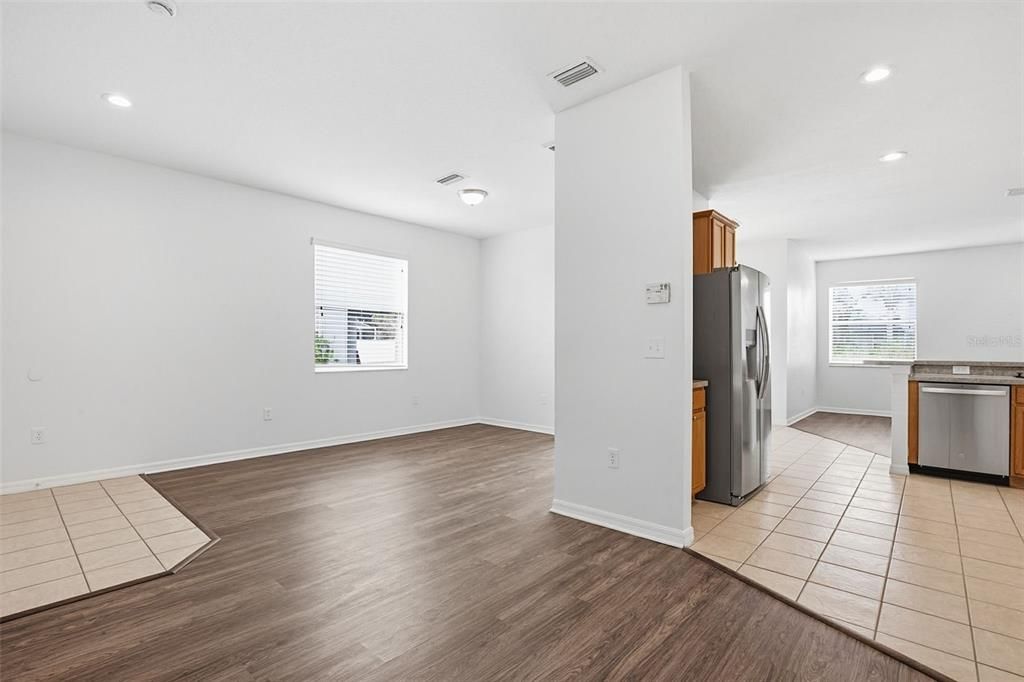 En Venta: $349,900 (4 camas, 2 baños, 2944 Pies cuadrados)