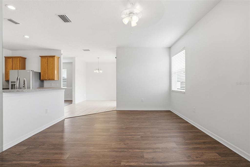 En Venta: $349,900 (4 camas, 2 baños, 2944 Pies cuadrados)