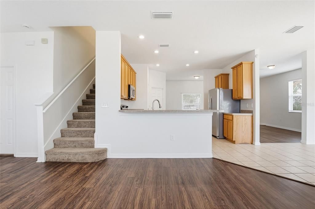 En Venta: $349,900 (4 camas, 2 baños, 2944 Pies cuadrados)