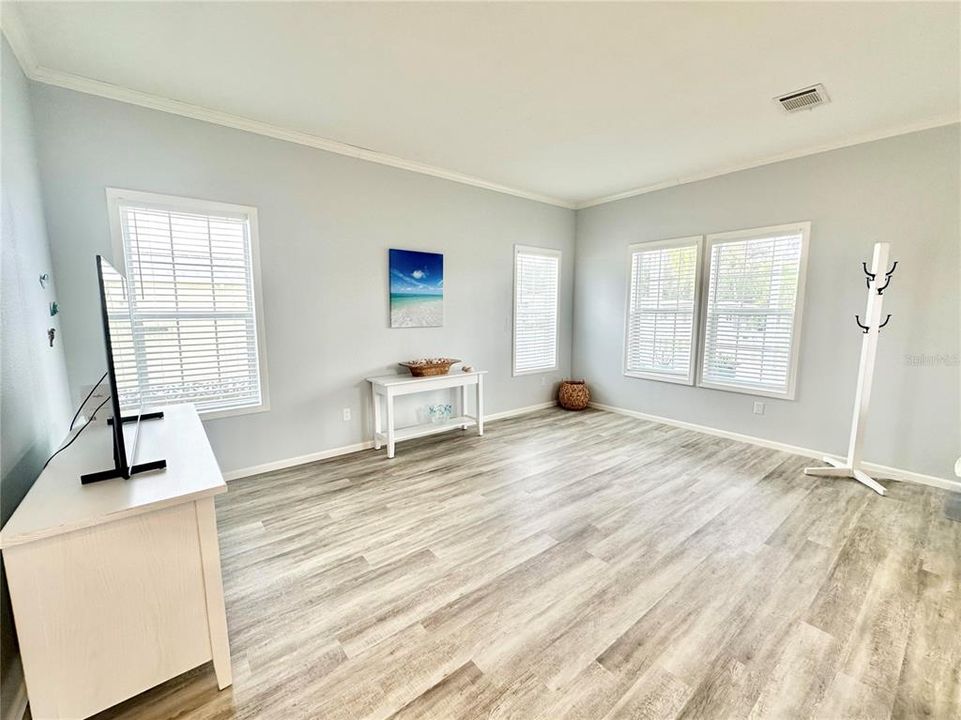 待售: $229,000 (2 贝兹, 2 浴室, 1008 平方英尺)