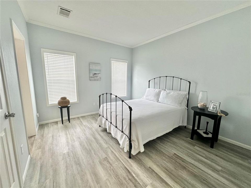 待售: $229,000 (2 贝兹, 2 浴室, 1008 平方英尺)