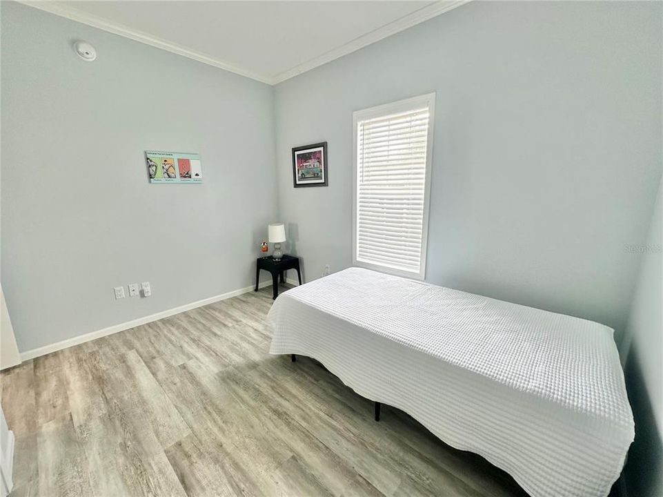 待售: $229,000 (2 贝兹, 2 浴室, 1008 平方英尺)