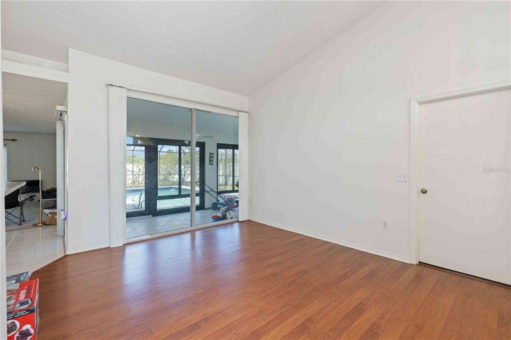 En Venta: $349,000 (4 camas, 2 baños, 1759 Pies cuadrados)