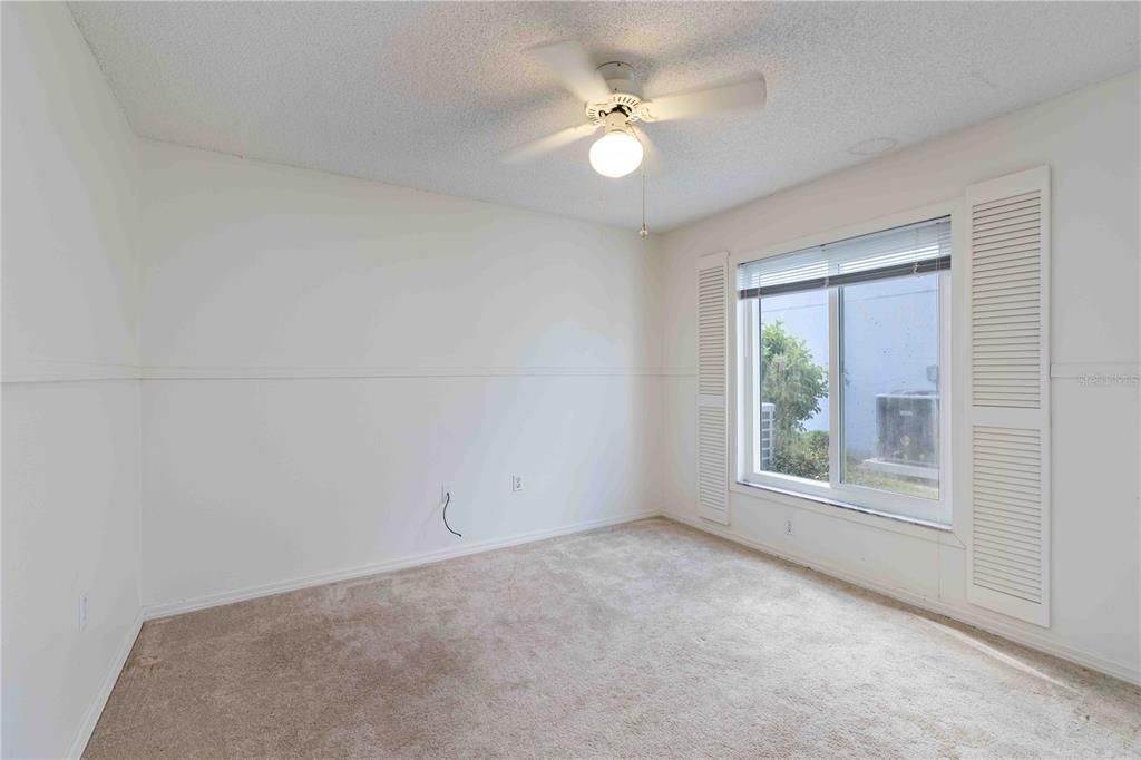 En Venta: $349,000 (4 camas, 2 baños, 1759 Pies cuadrados)