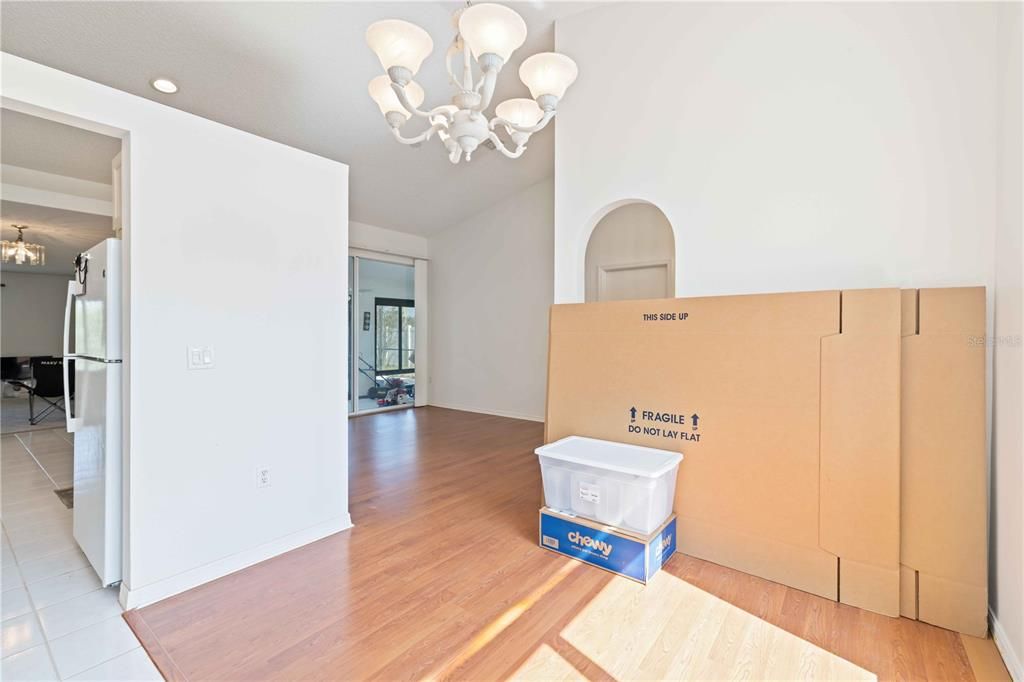 En Venta: $349,000 (4 camas, 2 baños, 1759 Pies cuadrados)