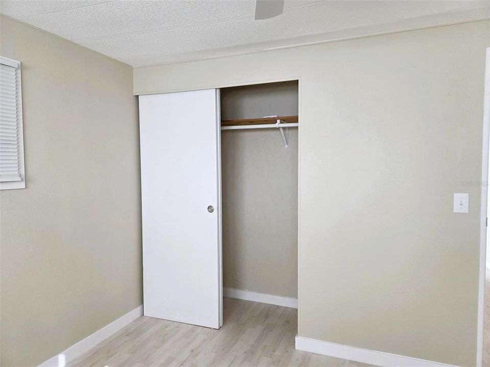 待售: $219,900 (2 贝兹, 2 浴室, 960 平方英尺)