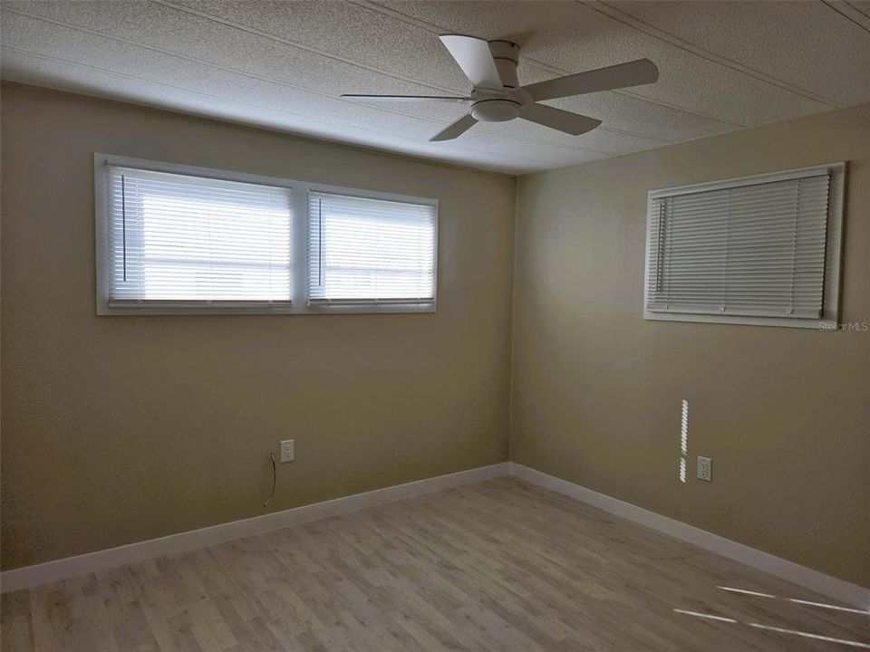 待售: $219,900 (2 贝兹, 2 浴室, 960 平方英尺)