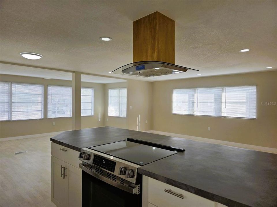 待售: $219,900 (2 贝兹, 2 浴室, 960 平方英尺)