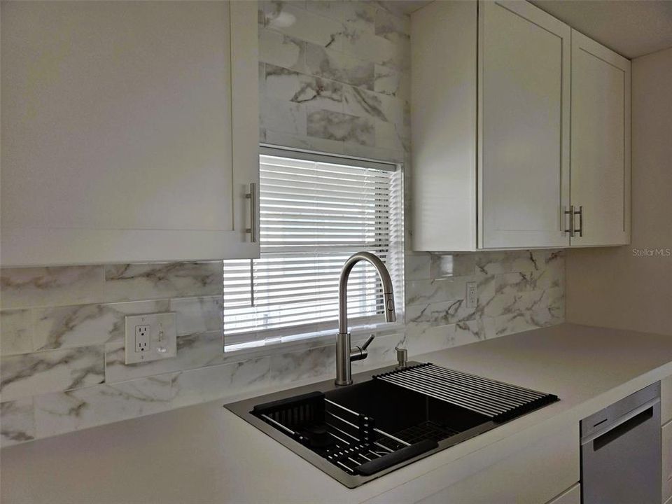 待售: $219,900 (2 贝兹, 2 浴室, 960 平方英尺)