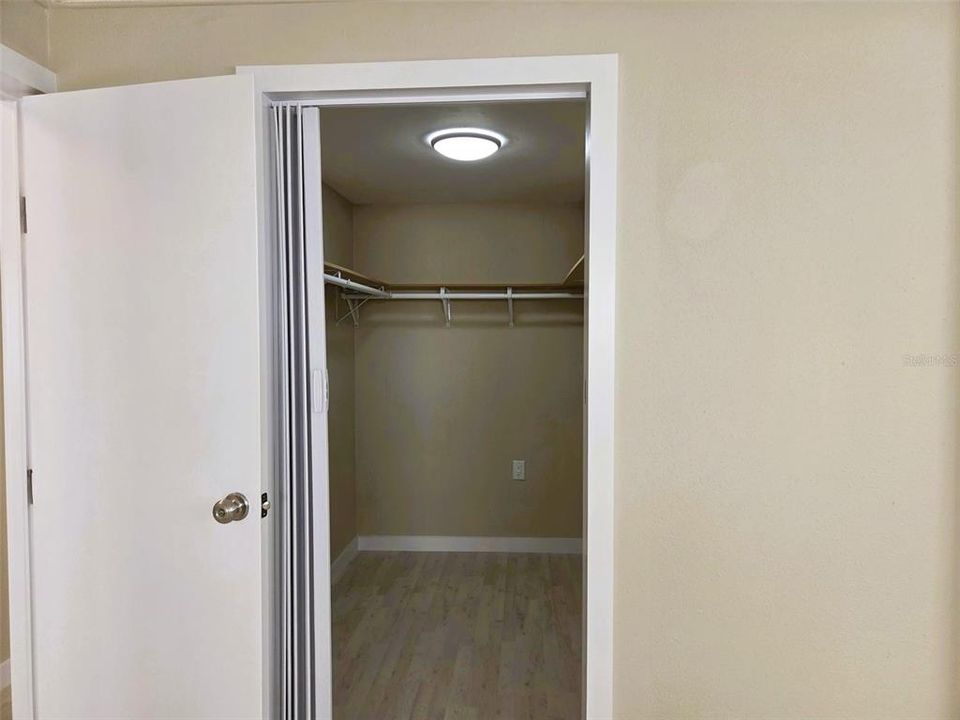 待售: $219,900 (2 贝兹, 2 浴室, 960 平方英尺)