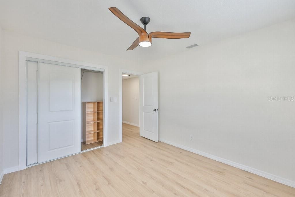 For Sale: $355,000 (3 beds, 1 baths, 988 Square Feet)