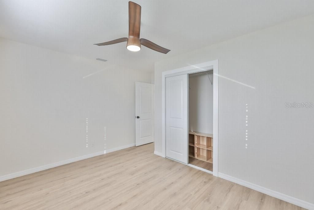 For Sale: $355,000 (3 beds, 1 baths, 988 Square Feet)