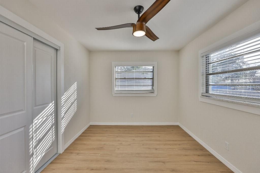 For Sale: $355,000 (3 beds, 1 baths, 988 Square Feet)