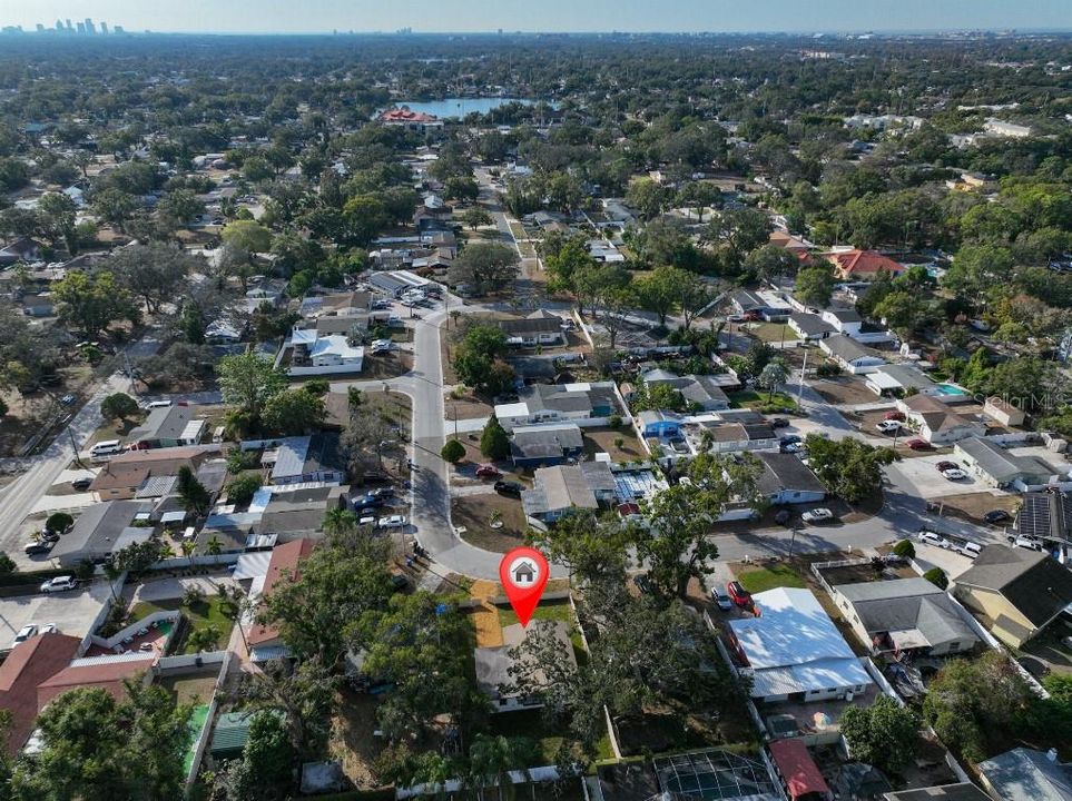 For Sale: $355,000 (3 beds, 1 baths, 988 Square Feet)